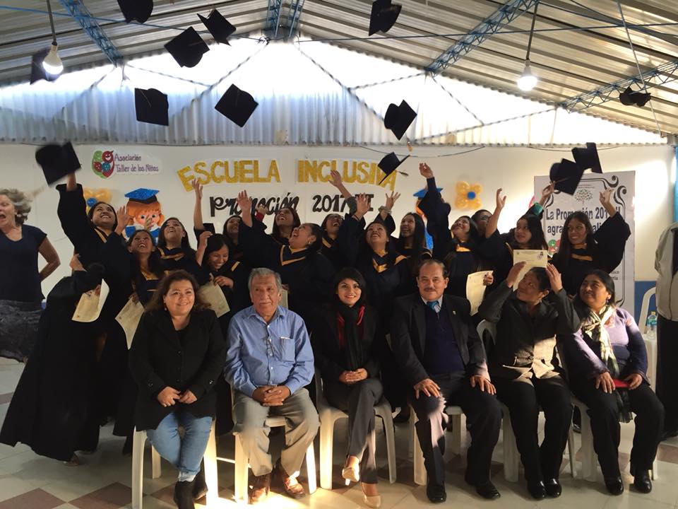 Les photographies de la remise de diplôme à l’école inclusive de Lima