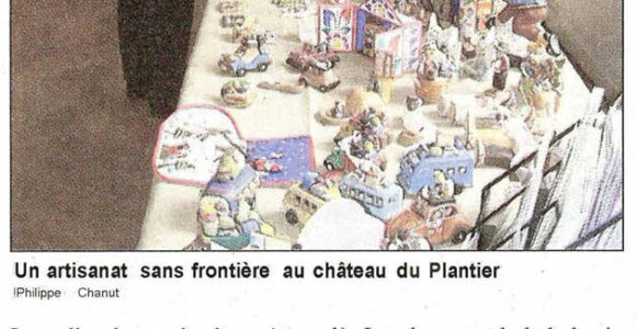 La presse lors du quatorzième marché de printemps de Partage sans Frontières à Montmeyran en 2010