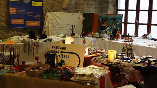 Photographies du stand de Partage sans Frontières